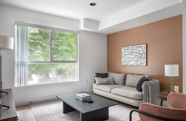 Impeccable Brentwood 1BR w/Gym & Rooftop, nr Shops & Bars, by Blueground