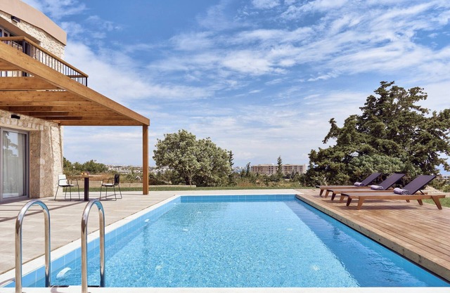 Impeccable SeaView Luxury Villa, with 3 Private Pools & 10 Bedrooms