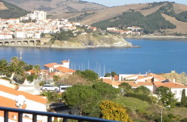 IMPRENSABLE VIEW of the MEDITERRANEAN/Beach/Free parking/WIFI/Balcony.