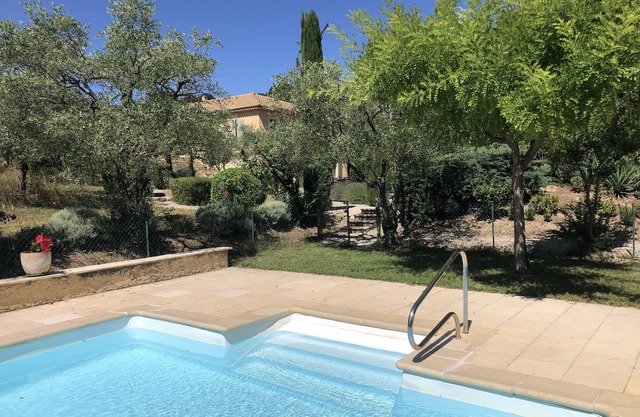 In a field of olive trees, house for 6-7 people with a large swimming pool
