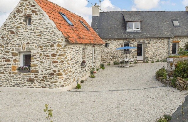 In a wonderfully quiet location welcomes you this inviting vacation home.