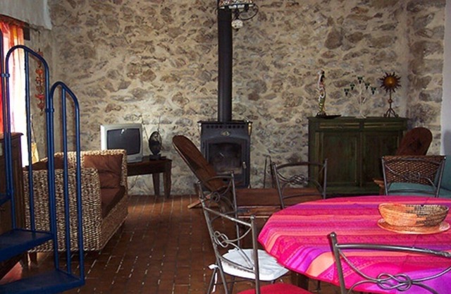 In Aveyron, Cottage in the countryside with horses!
