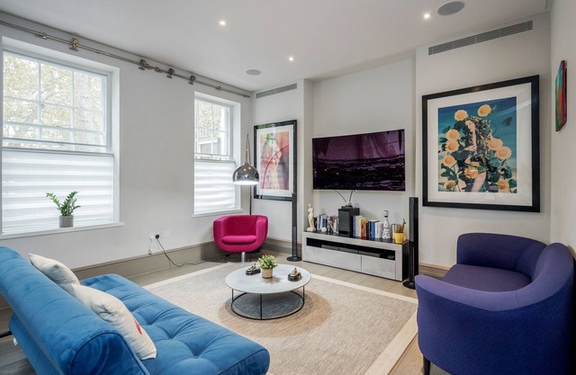 In the Heart of Action! Modern 2BR Fully Equipped