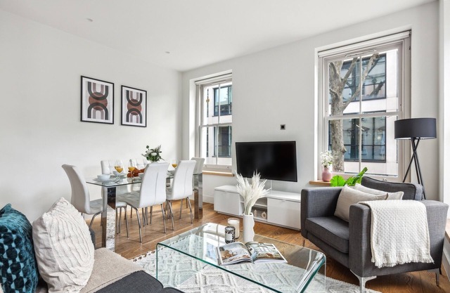 In the Heart of Fitzrovia – Soho - 3BR In the Best Part of London