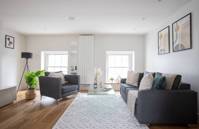 In the Heart of Fitzrovia – Soho - Lovely 2BR Flat in Central LondonLAT
