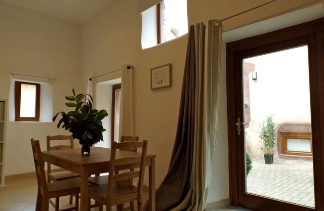 IN THE HEART OF RIQUEWIHR, COMFORTABLE AND FUNCTIONAL GROUND FLOOR