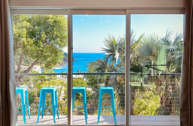 In-Town Estate w/View, Walkable to Wharfside Village, King Bed, Parking, 700sqft BRAND NEW BACKUP Electric System - No Power Outages! Above Gallows Point