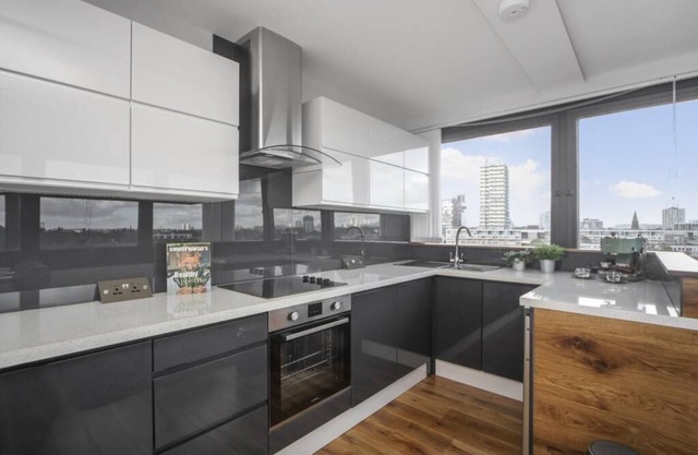 Incredible 3BR Battersea Flat & Spectacular View