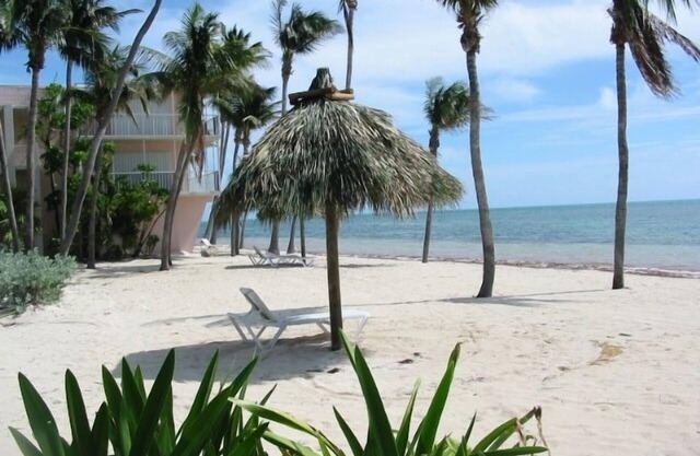 INCREDIBLE PRICE! PVT OCEAN BEACH. Slps 6. 2 bth, Dock fishing, Tiki, htd pool