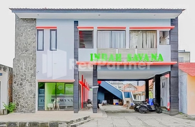 Indah Savana Hotel Mitra RedDoorz