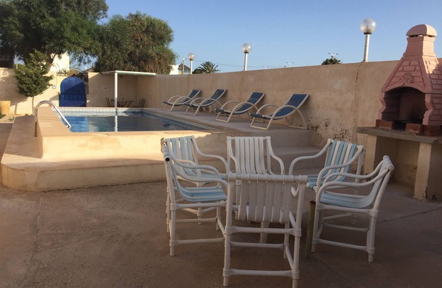 independent villa with private pool, covered parking