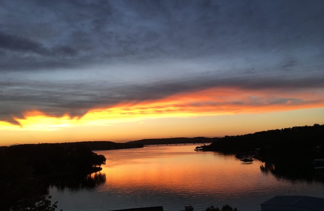Indian Pointe Lake Condo! Pets are welcome!
