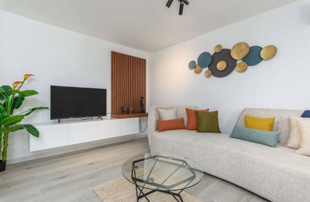 Indigo Chic 1-BR Apt W Garden & Balcony in Batroun