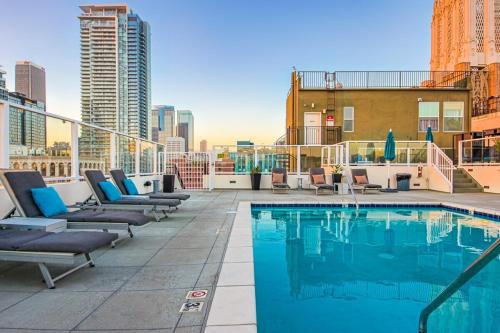 Industrial Style 2BR Condo Downtown LA With Rooftop!