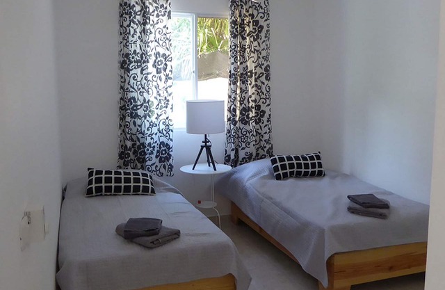 Inexpensive pets-friendly studio near beach