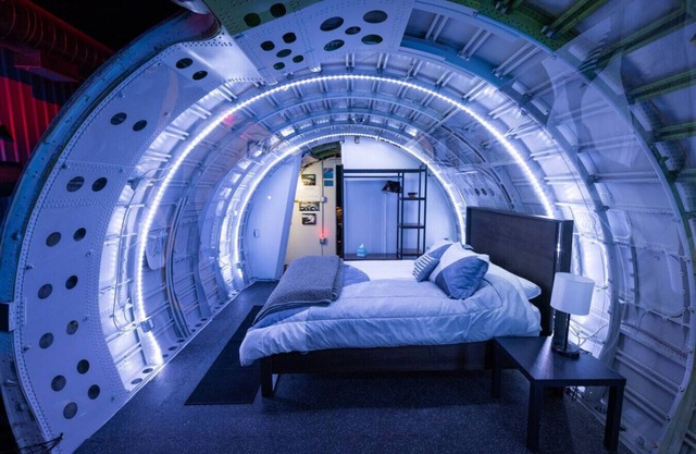 Infinite Skies Retreat 727 Airplane Home