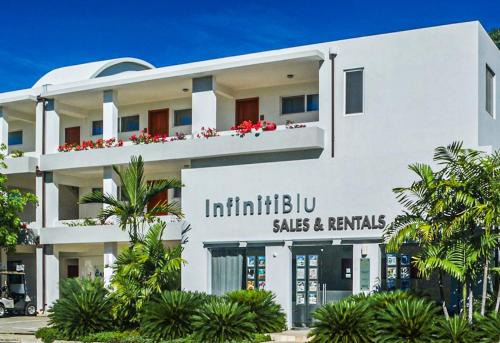 Infiniti Blu, Sosua