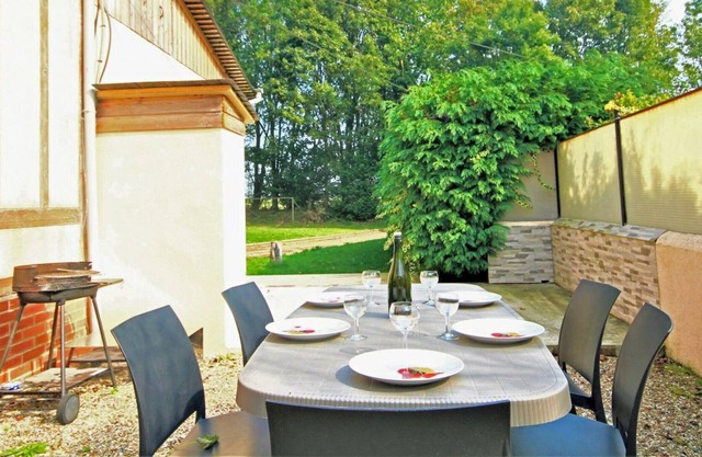 Inn Saint-Sauveur-d'Émalleville, 2 bedrooms, 5 people