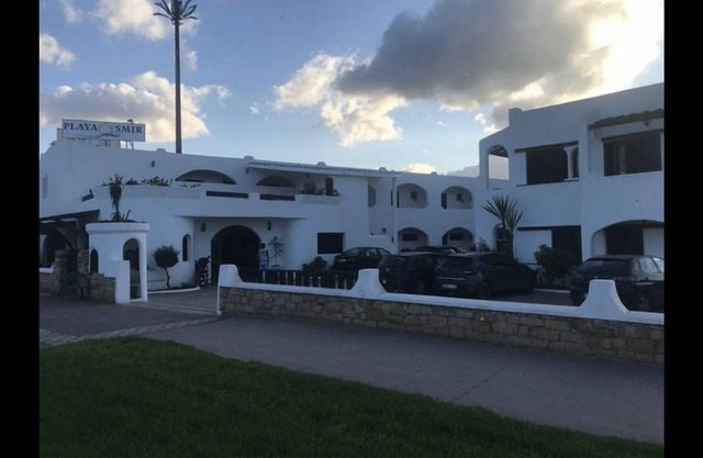 Inviting 2 rooms apartment in route marina smir