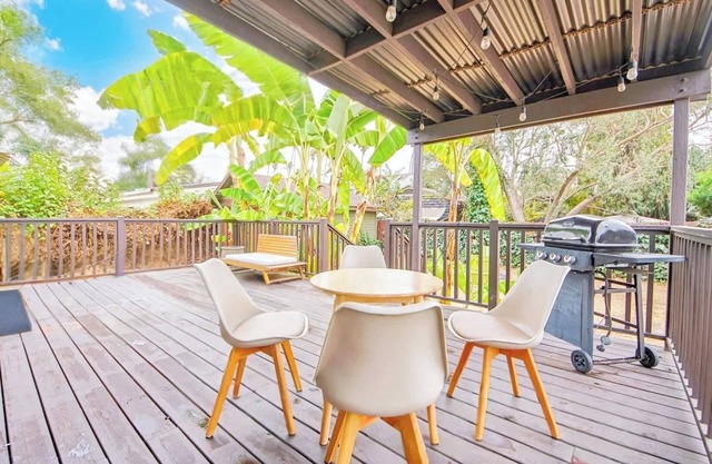 Inviting 3BR Home with Porch & Greenery