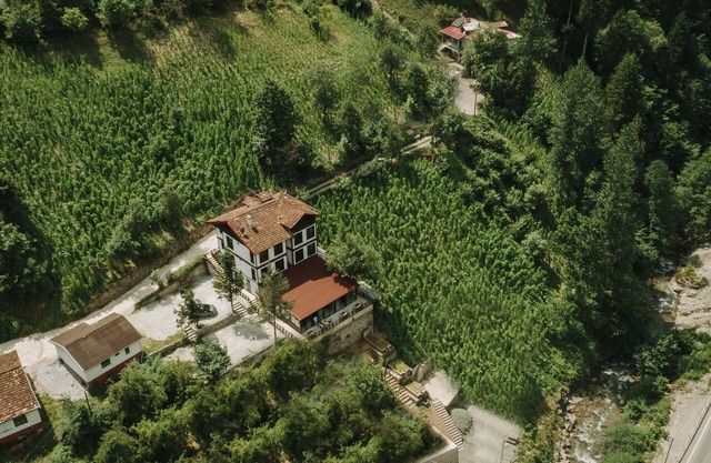 Iskalita Otel