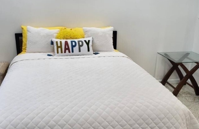 Island Life#2 @Bay Garden Live Local. GOOD PRICE!Clean with Ocean views