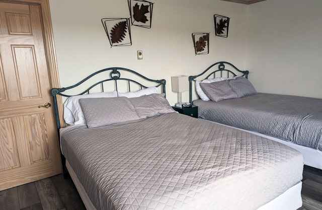 Island Motel Room w/2 Queen Beds