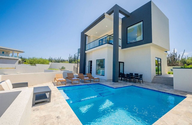 Island-View 4BR Villa w/Private Pool and Balcony at Sunset Dreams by Bocobay