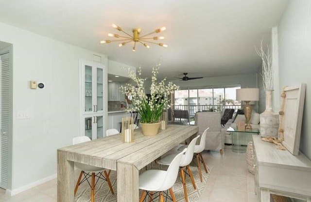 ISLANDER COVE 402, 3 BR/2 BA WATER FRONT VACATION RENTAL