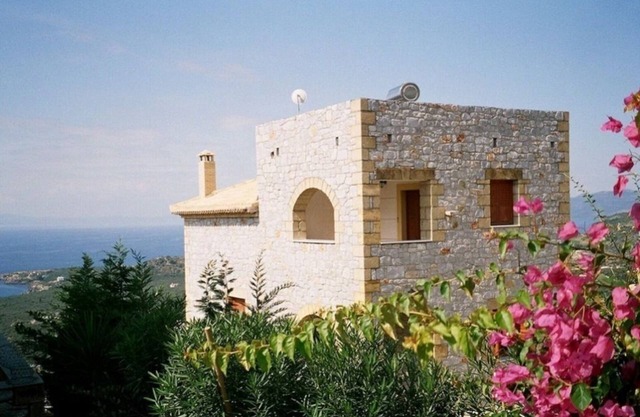 ISMINI, Luxury Stone Villa in Stoupa with Private Pool, BBQ and Amazing Sea View