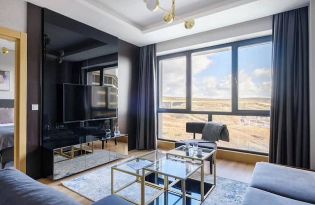 Ivy - Modern Cozy 1BR Apt w Private Parking & Gym
