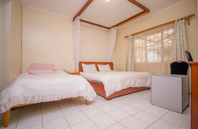 Ivys Inn Guest House
