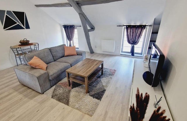J.Mo Home - Louvroil - Calme - Idéal couple - Déplacement PRO