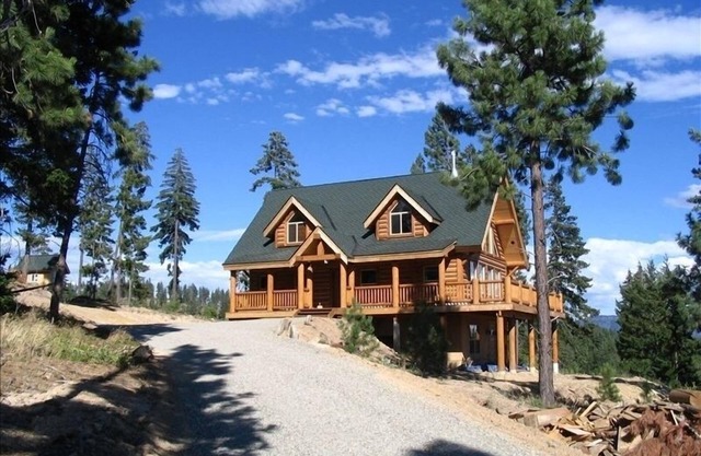 Jack Pine Lodge: Beautiful New Log Home