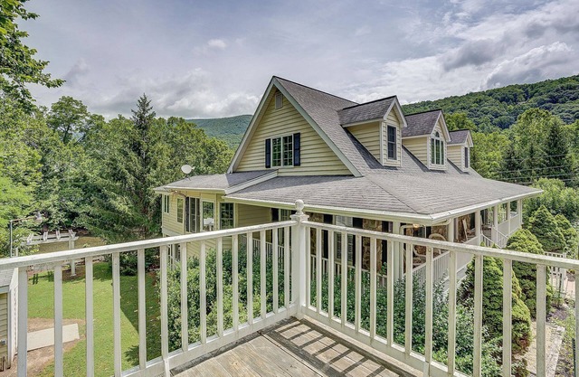 Jackson River Estate Studio Apartment on the River