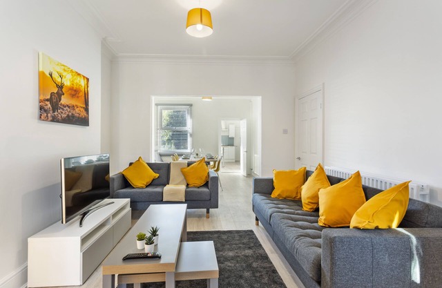 Jasmine Villa - Ideal for QMC & Uni - Free parking