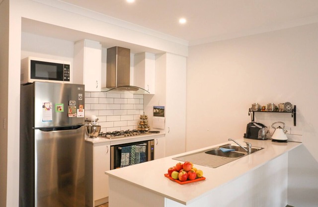 Jo's Northern Beaches ESCAPE