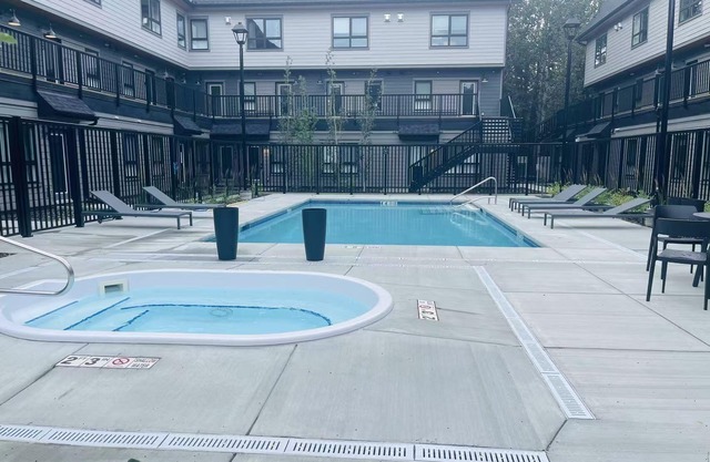 Joe’s Brand New 2 King Bedrooms Townhome in Canmore