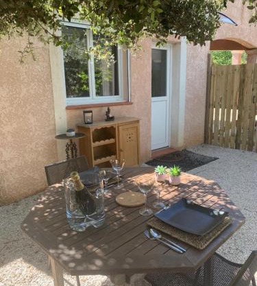 JOLI STUDIO INDEPENDANT 20m² AVEC JARDIN
