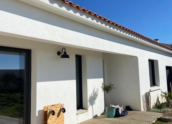 Jolie villa face aux dunes et mer