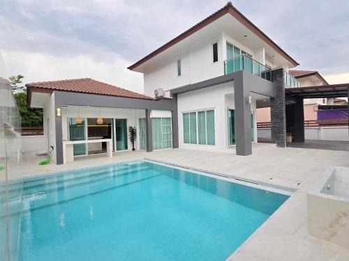 JOY Design Modern Pool Villa 15 min to Old Town