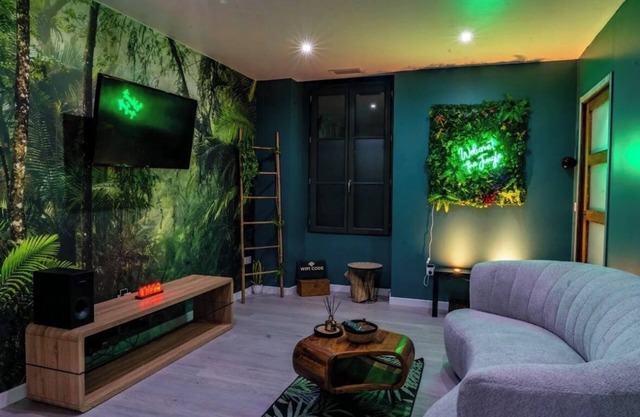 Jungle Loveroom Centre Ville Pau 🌴