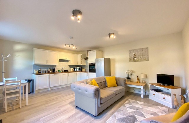 Just 9 miles to Longleat, this beautiful property sleeps up to two guests.