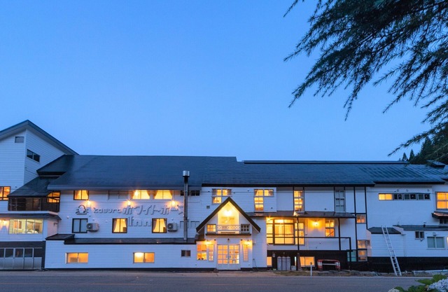 Kagura White Horse Inn