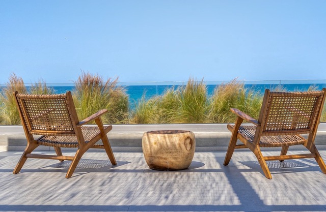 Kaliva Residence, Seafront Luxuriant Living
