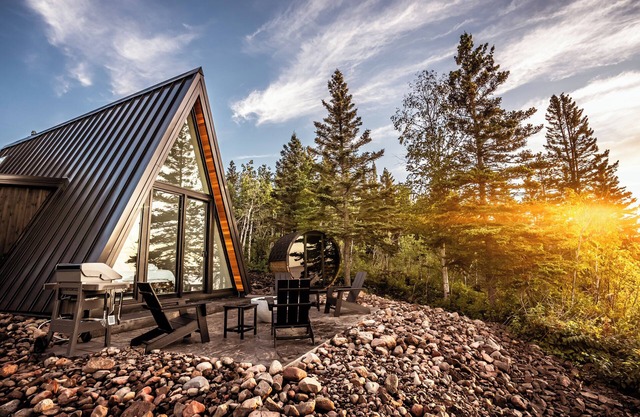 Kalliot: Lakefront Tiny A-Frame w/Barrel Sauna + EV Charger
