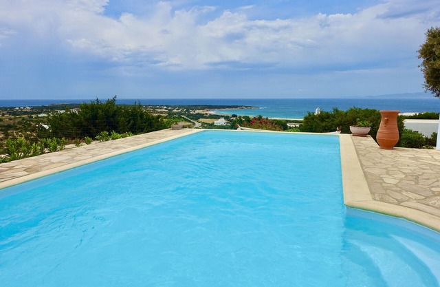 Kamari: Greek Paradise with private pool & Jacuzzi