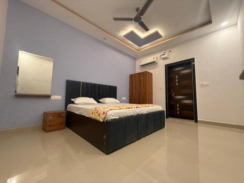 Kanak Bhawan