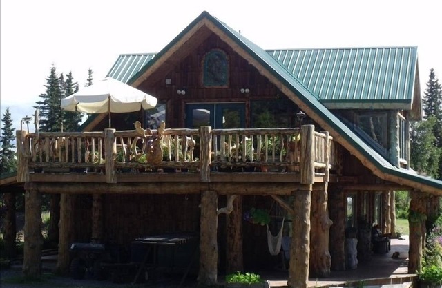 Kasilof Log Accent Bed & Breakfast with Mountain View