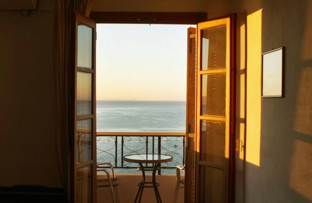 Kastro Hotel